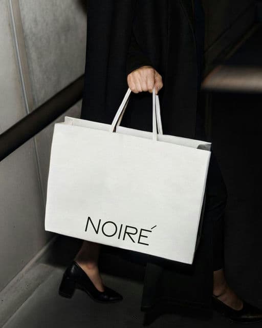 NOIRÉ | A Study in Stillness